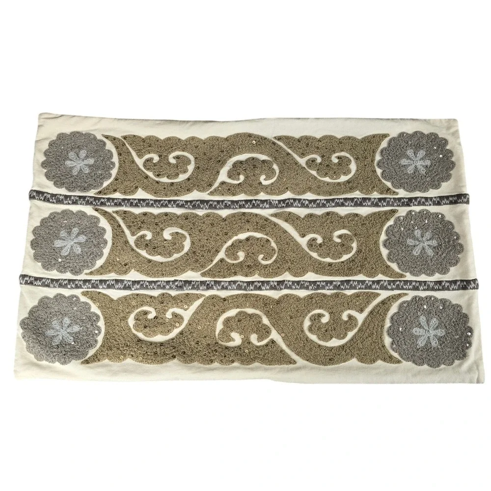 Pottery Barn Crewel Embroidered Pillow Cover Neutral‎ Boho Floral Sequin 16 x 26